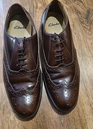 Продам мужские кожаные туфли бренда clarks