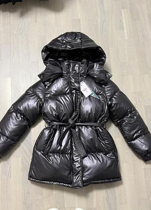 Пуховик жіночий modern boutique шоколадно-баклажановий з поясом та капюшоном