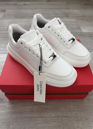 Кросівки жіночі calvin klein білі шкіряні 36 розмір 23 см