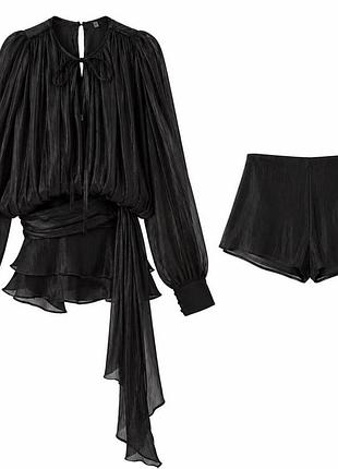 Легка, ніжна і неймовірно жіночна ✨
сукня, яка створює той самий effortless luxury look
