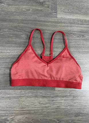 Топ спортивний nike