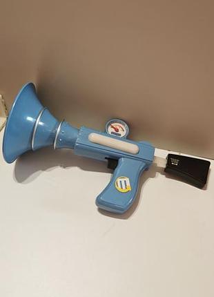 Интерактивная игрушка — синяя пушка-бластер (fart blaster / «пукалка») из популярного мультфильма «гадкий я» (minions / despicable me),