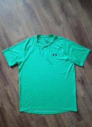 Брендовая футболка under armour.