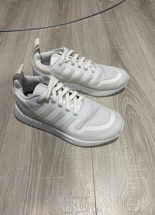 Жіночі кросівки adidas 36 р