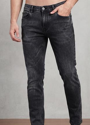 Стильные черные джинсы denim
