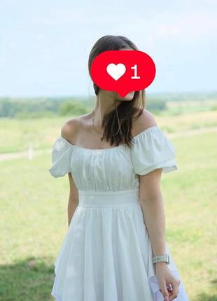 Коротка біла сукня з відкритими плечима та рукавами-ліхтариками розмір m (регулюється розмір через поясок)