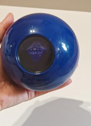Синий магический шар предсказаний (magic 8 ball).
