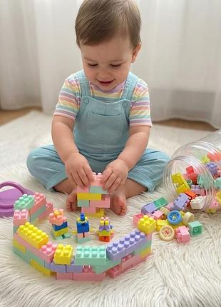 Конструктор пластиковий кольоровий