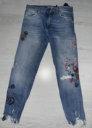 Джинси жіночі zara блакитні з вишивкою