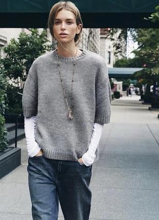 Zara в наявності дуже теплий  та стильний светр з коротким рукавом преміум лінійка