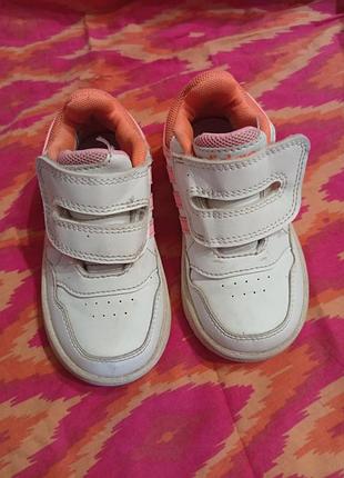 Кросівки дитячі adidas біло-рожеві, розмір 23,5, устілка 13,5 см