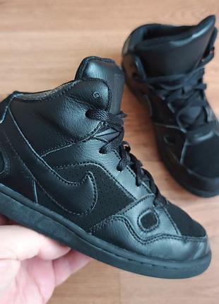 Оригінальні nike p31.5 довжина устілки по факту 20.5см