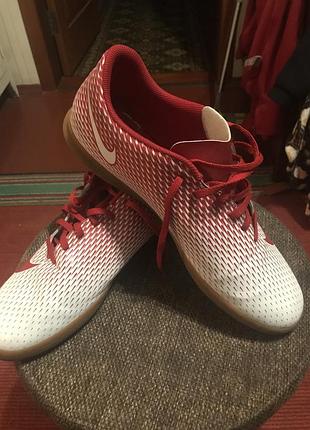Кеди чоловічі nike червоно-білі 30,5 см