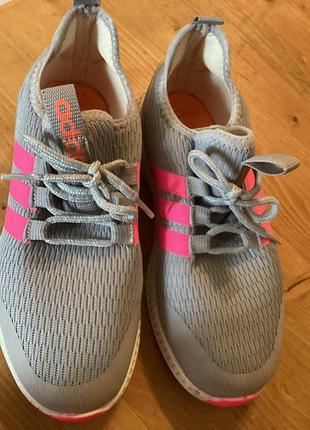 Кросівки adidas сірі з рожевим, розмір 35, устілка 22 см