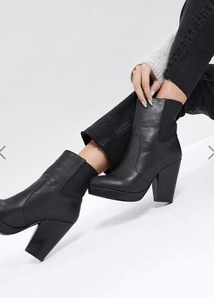 Стильні ботильйони жіночі asos чорні на платформі та високому підборі