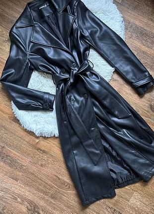 Жіночий тренч missguided з еко-шкіри чорний