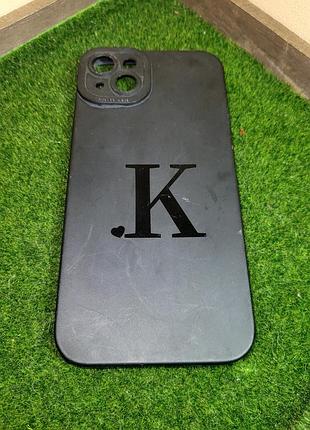 Чехол для iphone 14 plus черный матовый с буквой k (идеальное состояние)