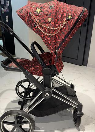 Прогулянкова коляска cybex з принтом