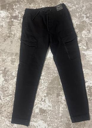 Чоловічі джогери-карго bershka slim fit чорні