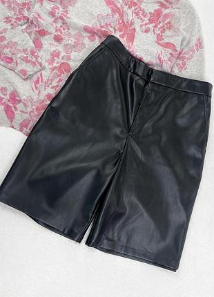 Шорти бермуди з еко шкіри stradivarius  розмір 14 (42) l