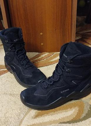 Черевики lowa lino gtx hi. 40 розмір, чорного кольору, з мембраною, утепленні
