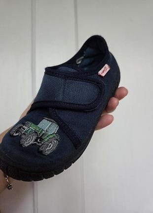 Джинсовые фирменные демисезонные тапочки с трактором 25 р австрия superfit