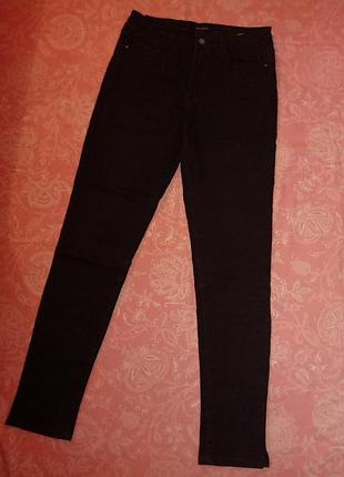 Джинсы черные классические скинни женские с разрезами ahava denim