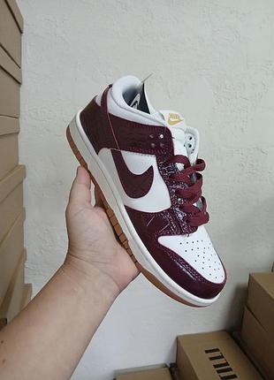 Кросівки nike dunk low бордові з білим