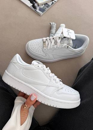 Женские кроссовки nike jordan low white