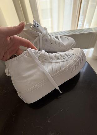Кеди adidas високі білі на платформі