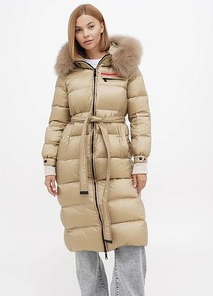 Золотой зимний пуховик prada
