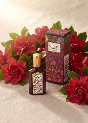 Женская парфюмированная вода gucci flora gorgeous gardenia intense eau de parfum, 5 мл (миниатюра / пробник)