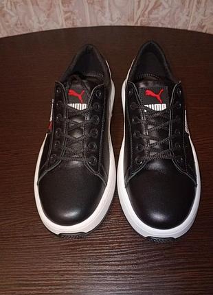 Кросівки puma чорні з білими вставками