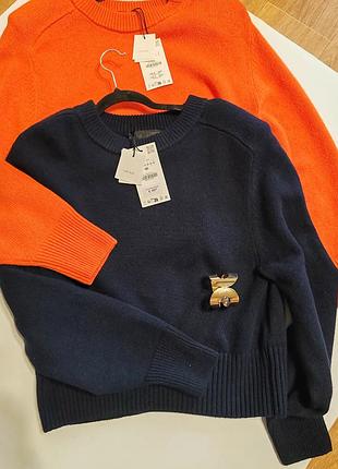 Шикарный очень теплый свитер zara с подплечниками 100% мягкая шерсть
премиум качество