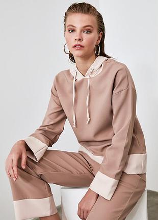 Женский костюм