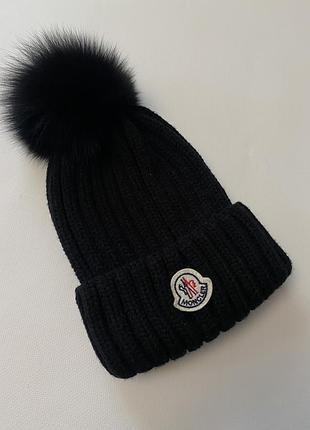 Жіноча шапка moncler чорна в'язана з помпоном