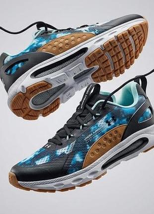 Кросівки under armour спортивні чорні з абстрактним принтом