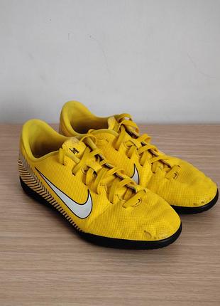 Футзалки nike, 22,5 см, не залишають слідів