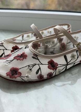 Балетки zara з вишивкою, розмір 34, устілка 21,8 см