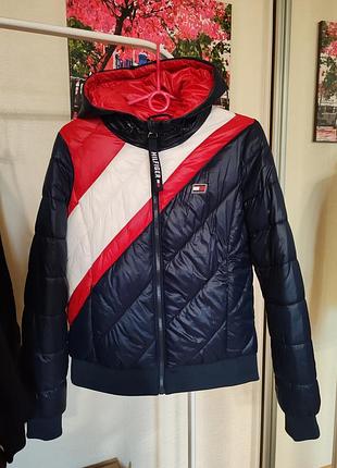 Деми курточка размер s tommy hilfiger оригинал
