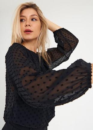 Елегантна чорна блуза zara з об'ємними рукавами та текстурним горошком (розмір s)
