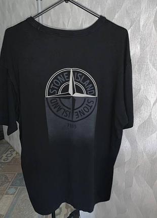 Чорна футболка stone island