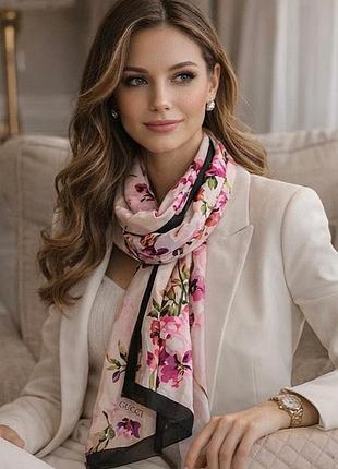 Хустка жіноча gucci шовкова з квітковим принтом