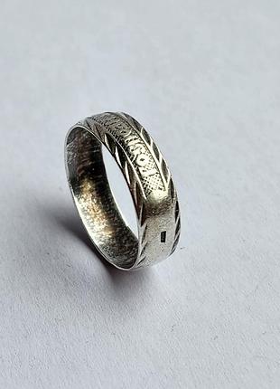 Серебряная кольца в красивом состоянии
