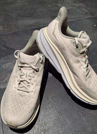 Кросівки hoka clifton 9 бежеві