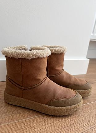 Уггі zara коричневі середньої висоти