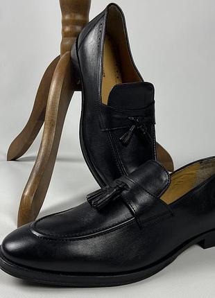 Kurt geiger — шкіряні лофери з китицями