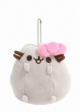 Мінібрелок м’який котик пушин (pusheen) із рожевою квіткою