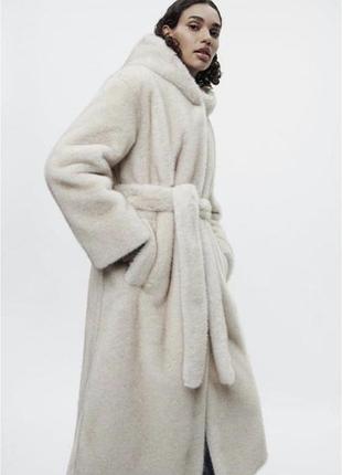 Zara довга шуба