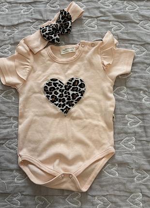 Боді для дівчинки aymara baby персикове з леопардовим серцем 6-9 місяців